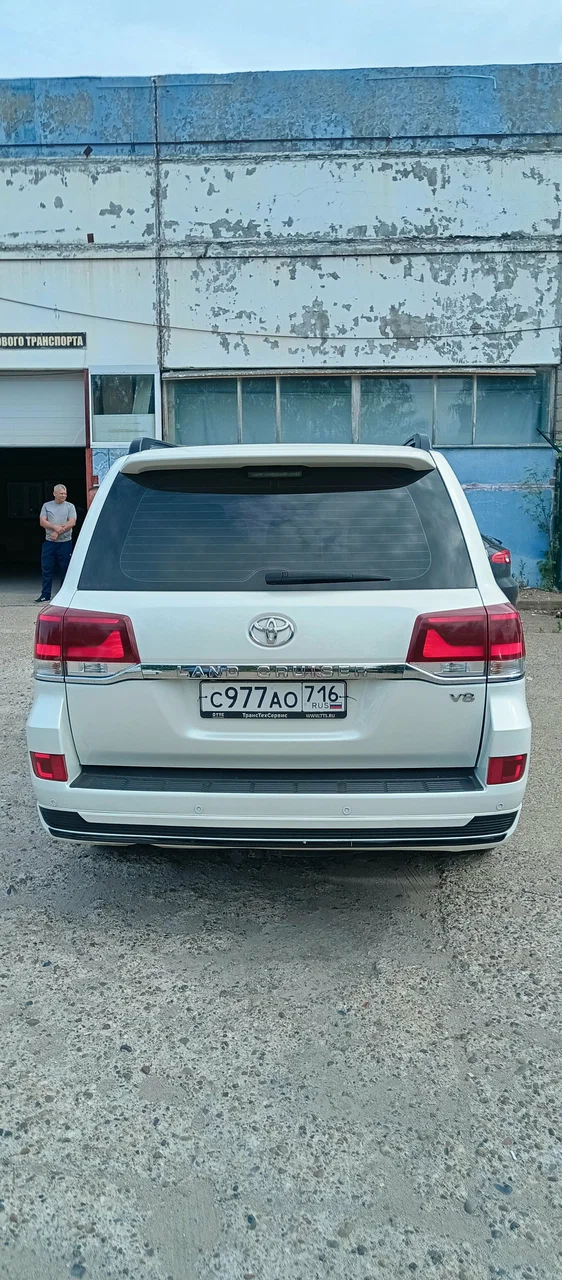 Автомобиль в студии Эстетик Авто